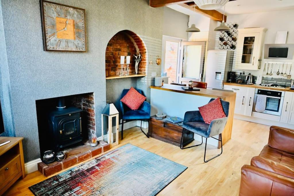 Gaia Villa Lichfield Eksteriør bilde